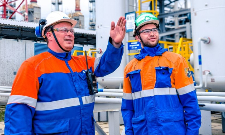 © «Газпром добыча шельф Южно-Сахалинск»